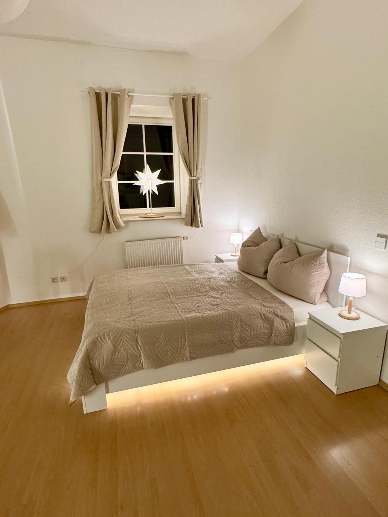 Ferienwohnung Schildblick Modernes Apartment Direkt In Der Altstadt Von Erfurt Nahe Der Kraemerbruecke - Beste Innenstadtlage Exterior foto